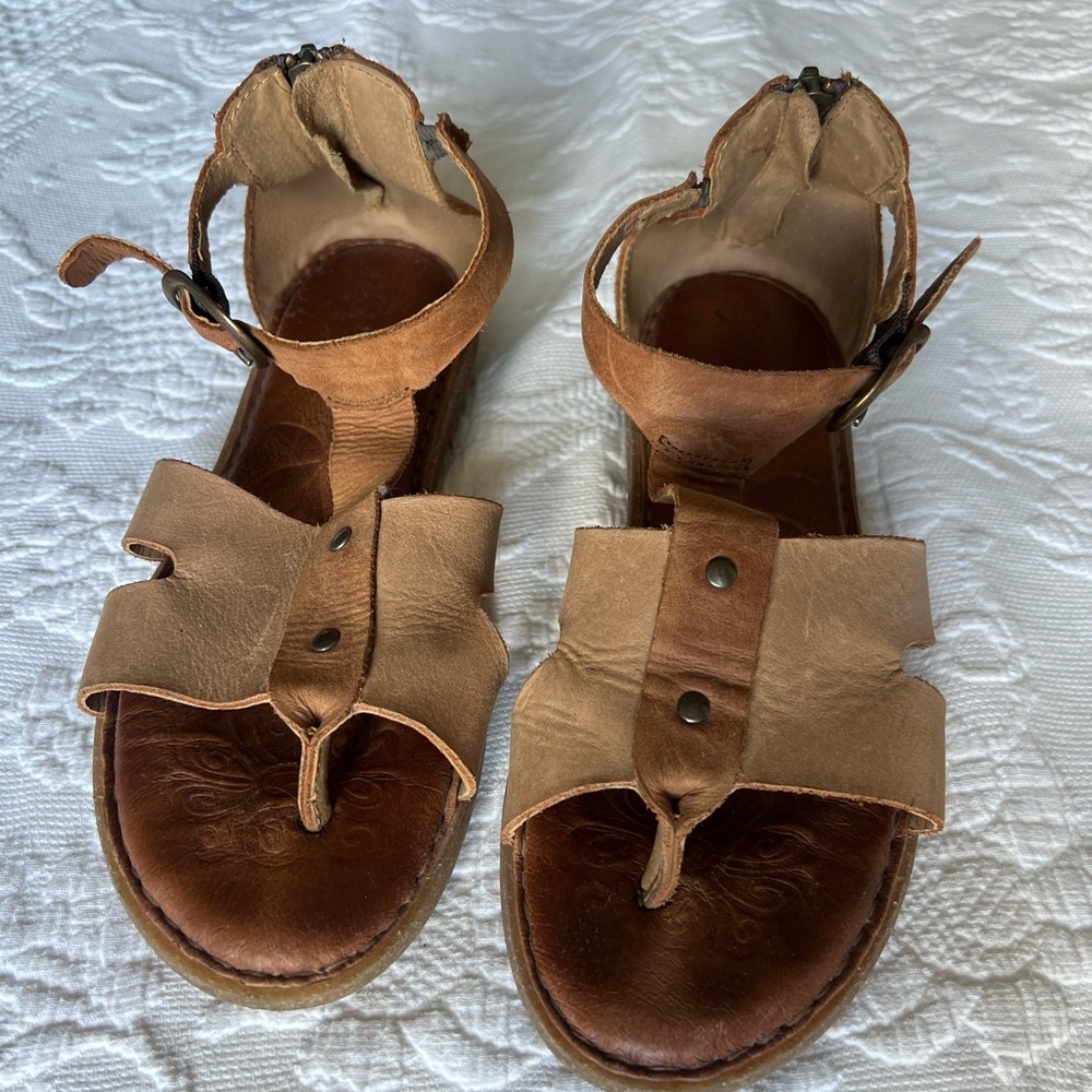 Born Brown Sandals Comfortable Leather Footbed